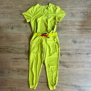 FIGS Scrub Set – Like Green Catarina Top & Zamora Jogger Pants (Size M)